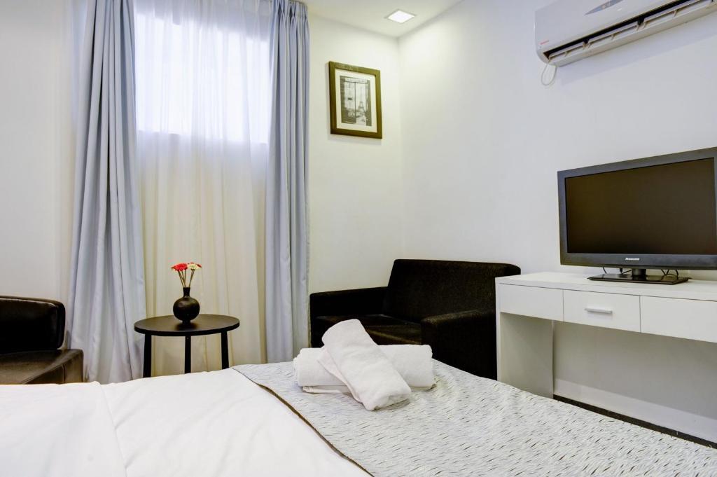 Geula Suites By Raphael Hotels Тел Авив Стая снимка